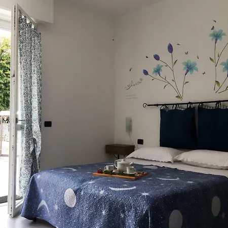 Honey 3* Саронно